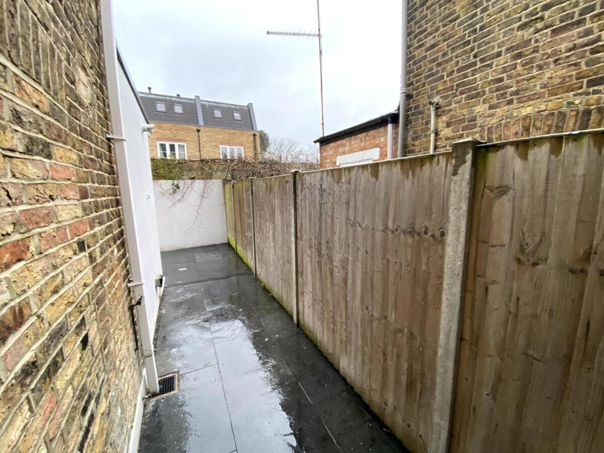 Tooting Stays London Rum bild